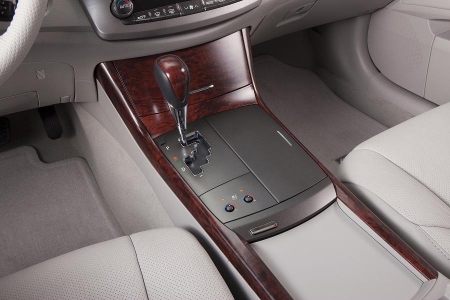 Детали интерьера Toyota Avalon (GSX30) 2011 года  (фото 52 из 84)